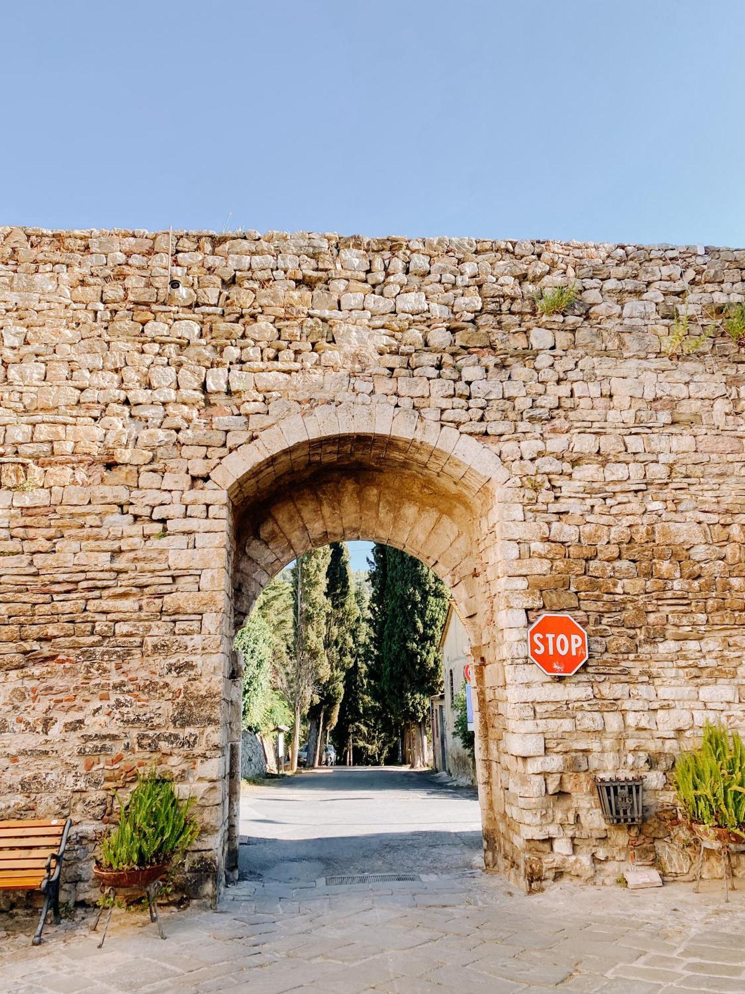 Вилла La Casa Nel Castello E Il Giardino Segreto Суверето Экстерьер фото